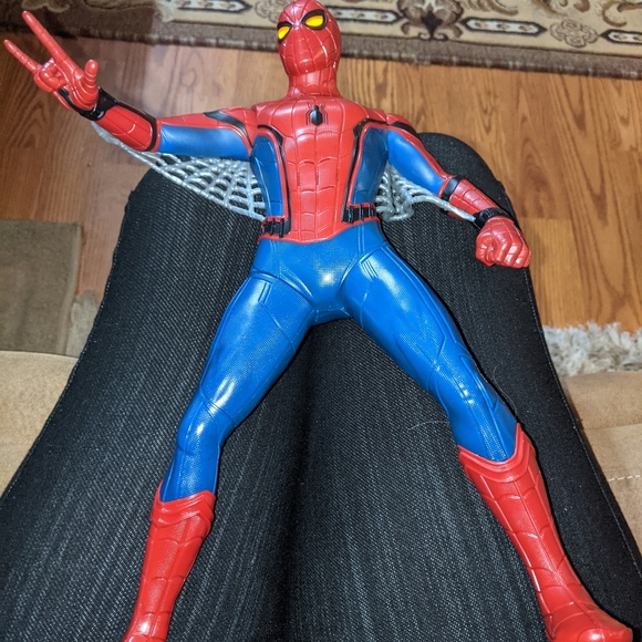 Marvel/HasbroTech Suit Spider-Man figure, - Picture 2 of 16